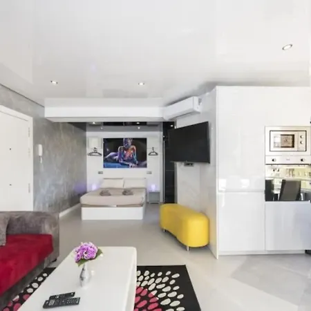 True Colours , Center By Namaste Elite Appartement *